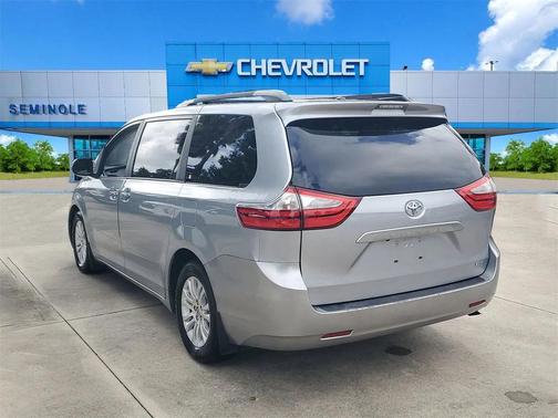 2016 Toyota Sienna XLE