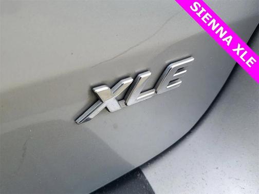 2016 Toyota Sienna XLE