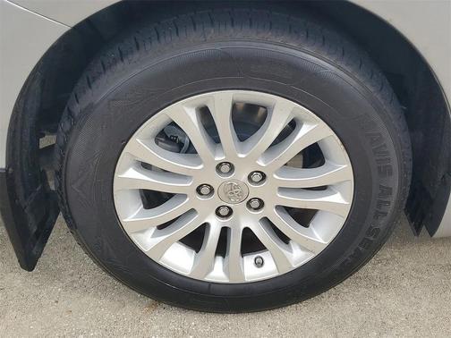 2016 Toyota Sienna XLE