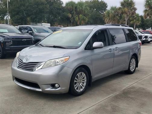 2016 Toyota Sienna XLE