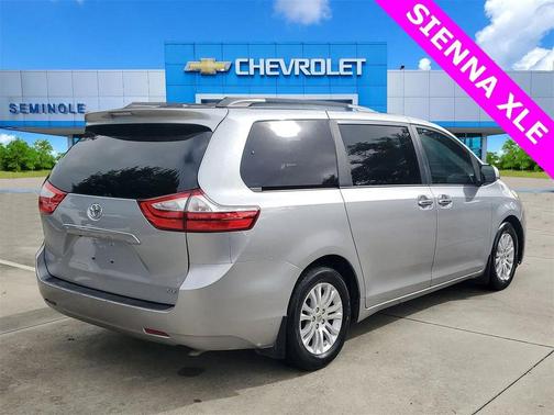 2016 Toyota Sienna XLE
