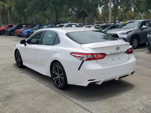 2020 Toyota Camry SE