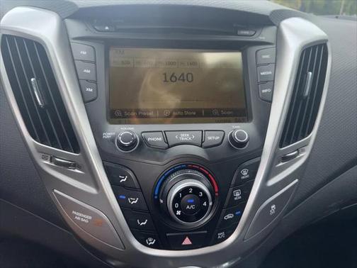 2015 Hyundai Veloster Base