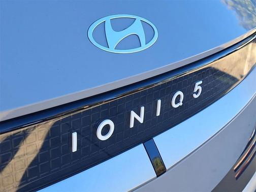 2025 Hyundai IONIQ 5 SEL