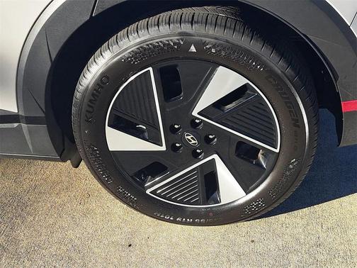 2025 Hyundai IONIQ 5 SEL