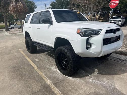 2022 Toyota 4Runner SR5