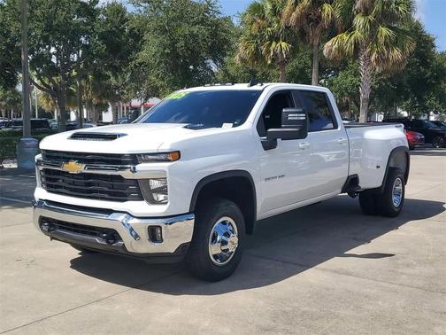 2025 Chevrolet Silverado 3500 LT