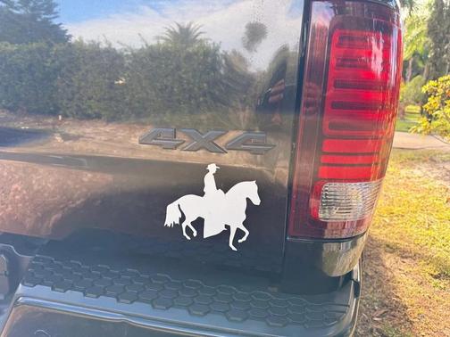 2018 RAM 3500 Laramie Crew Cab 4x4 6'4' Box