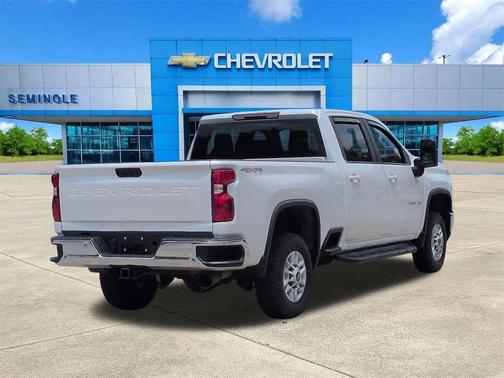 Iridescent Pearl Tricoat 2024 Chevrolet Silverado 2500 LT