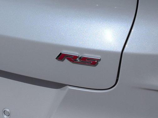 Iridescent Pearl Tricoat 2026 Chevrolet Trailblazer RS