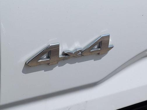 White 2022 Toyota Tacoma SR