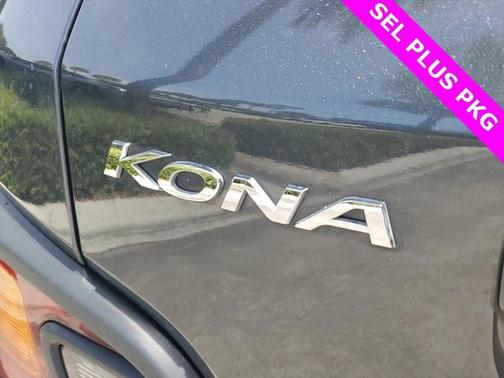 2021 Hyundai KONA SEL Plus
