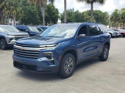 2025 Chevrolet Traverse LT