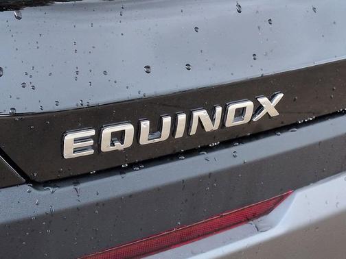 Mosaic Black Metallic 2026 Chevrolet Equinox 1LT