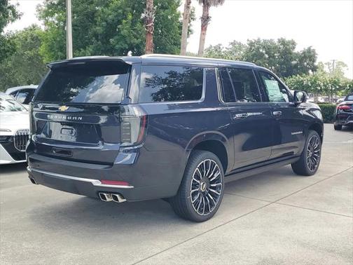 2025 Chevrolet Suburban 4WD High Country