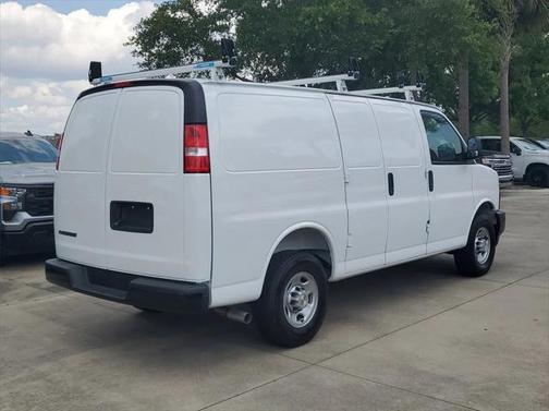 2025 Chevrolet Express 2500 RWD 2500 Regular Wheelbase WT