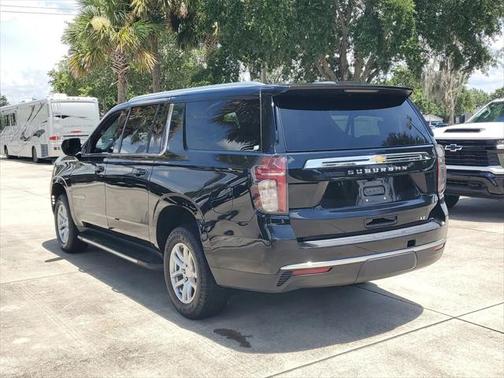 2023 Chevrolet Suburban LT