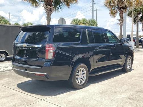2023 Chevrolet Suburban LT