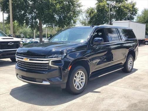 2023 Chevrolet Suburban LT