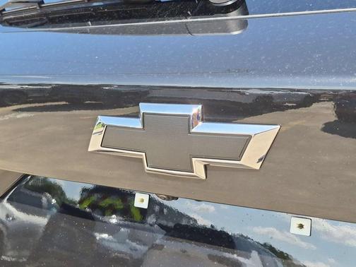 Mosaic Black Metallic 2026 Chevrolet Trax FWD ACTIV