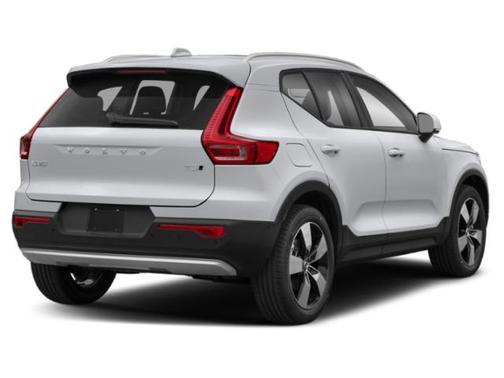 Black 2020 Volvo XC40 T5 Momentum