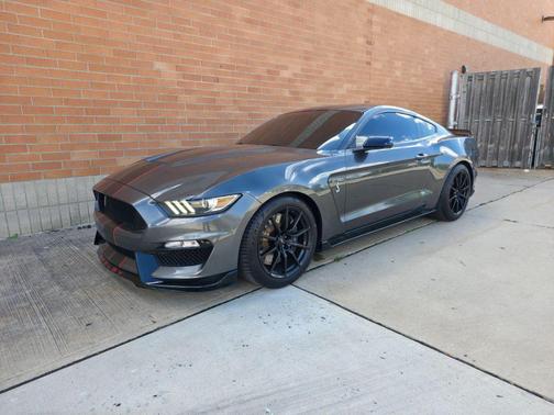 2016 Ford Shelby GT350 Base