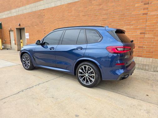Phytonic Blue Metallic 2019 BMW X5 xDrive50i
