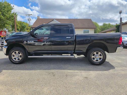 2017 RAM 2500 Big Horn Crew Cab 4x4 6'4' Box