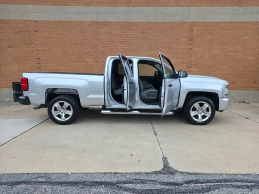 2018 Chevrolet Silverado 1500 Custom
