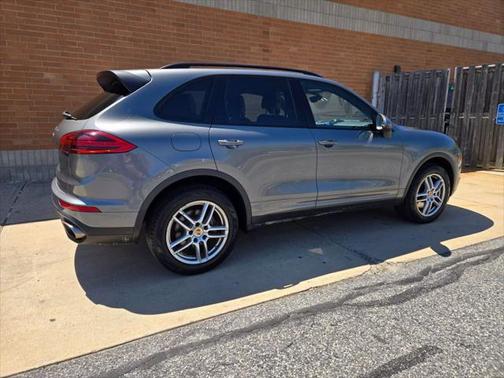 2016 Porsche Cayenne Base