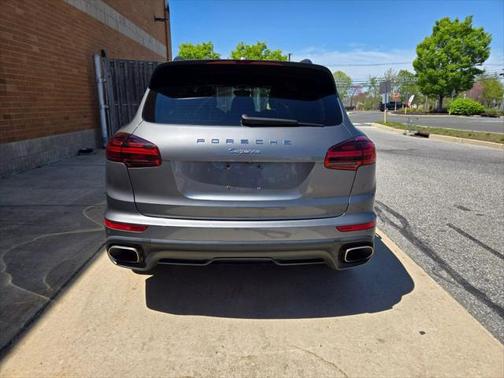 2016 Porsche Cayenne Base