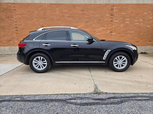 2017 INFINITI QX70 Base