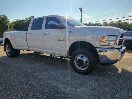2017 RAM 3500 Tradesman Crew Cab 4x4 8' Box