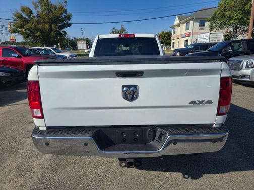 2017 RAM 3500 Tradesman Crew Cab 4x4 8' Box