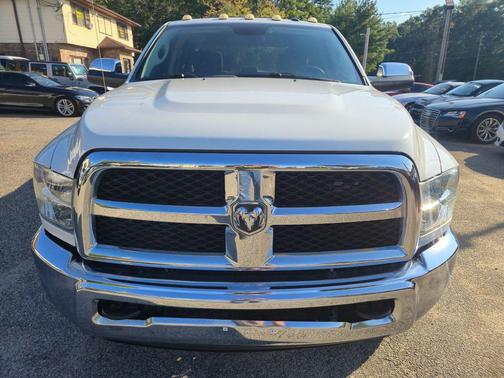 2017 RAM 3500 Tradesman Crew Cab 4x4 8' Box