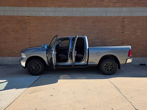 Black Clearcoat 2013 RAM 1500 Big Horn