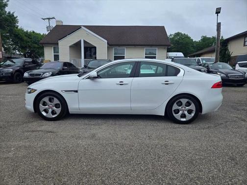 2017 Jaguar XE 25t