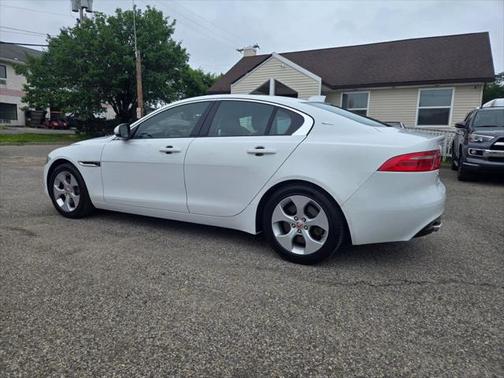 2017 Jaguar XE 25t
