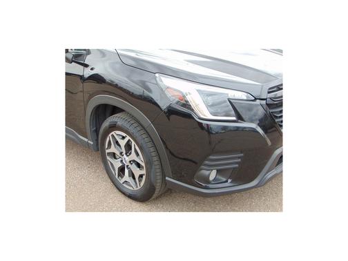 Crystal Black Silica 2023 Subaru Forester Premium