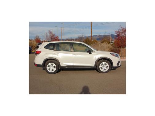 2024 Subaru Forester Base