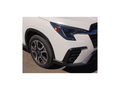 Crystal White Pearl 2023 Subaru Ascent Limited 8-Passenger