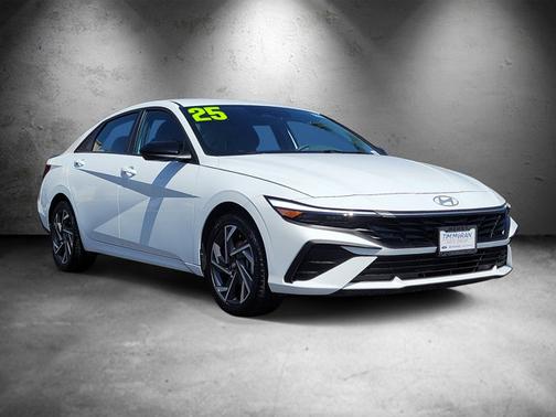 White 2025 Hyundai ELANTRA SEL Sport