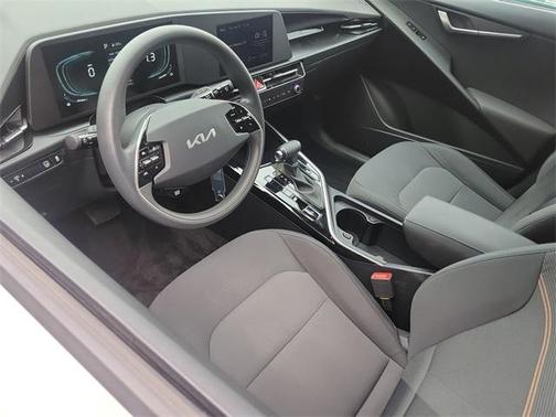2024 Kia Niro LX