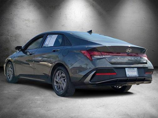 2025 Hyundai ELANTRA HEV Blue