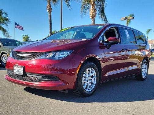 2022 Chrysler Voyager LX