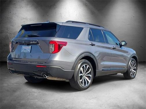 2022 Ford Explorer ST-Line