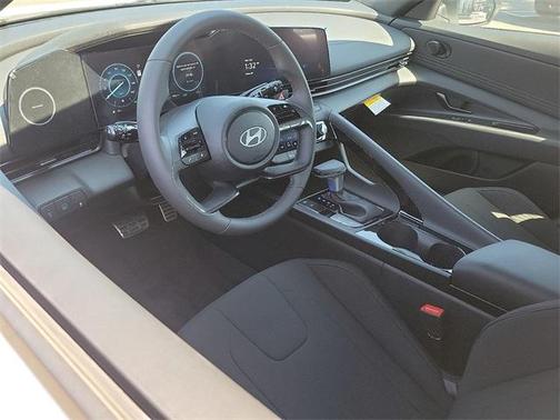 2025 Hyundai ELANTRA HEV SEL Sport