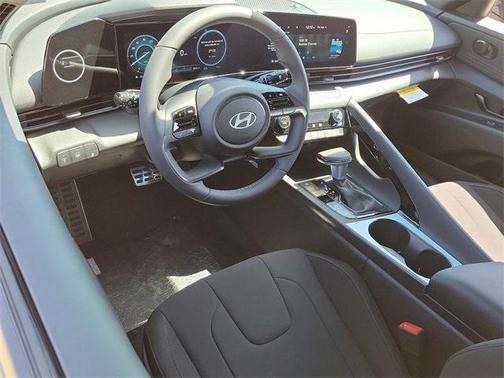2025 Hyundai ELANTRA HEV SEL Sport