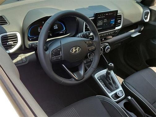 2025 Hyundai VENUE Limited