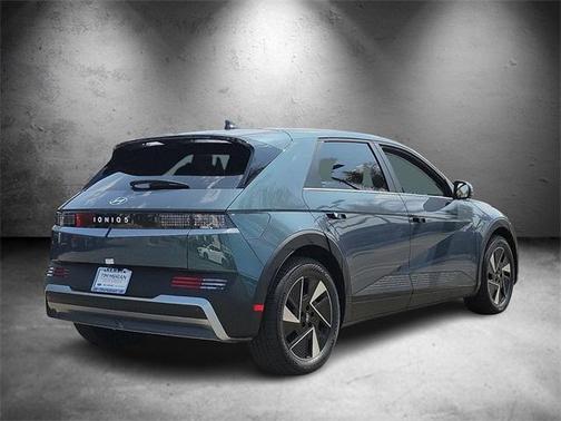 2025 Hyundai IONIQ 5 SE